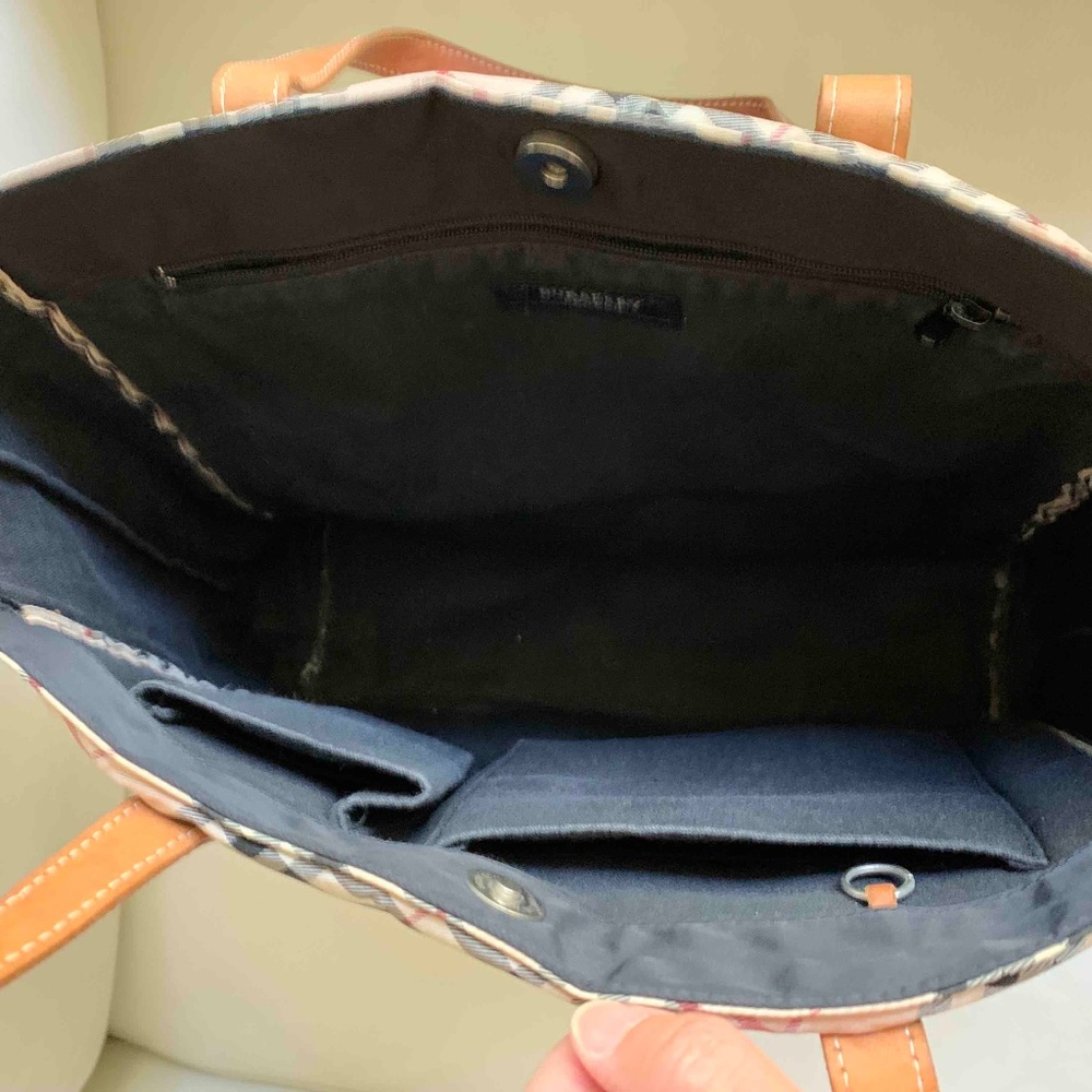 Authentic Burberry Designer Bag - Picture 9 of 9
